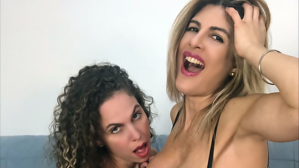 LaraAndAmber